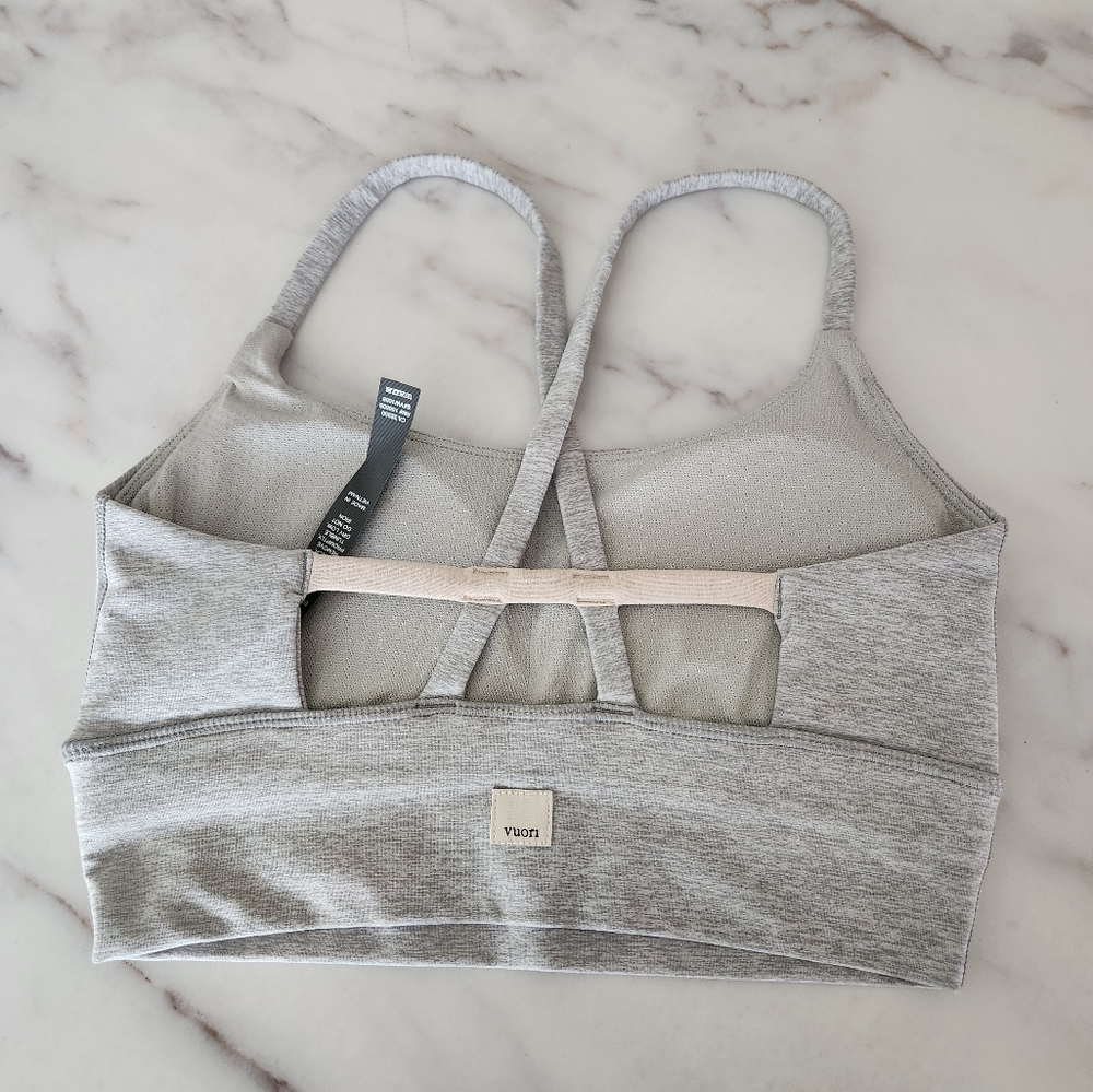 Vuori Long Line Elevation Bra cross back sports bra NWOT - Picture 9 of 10